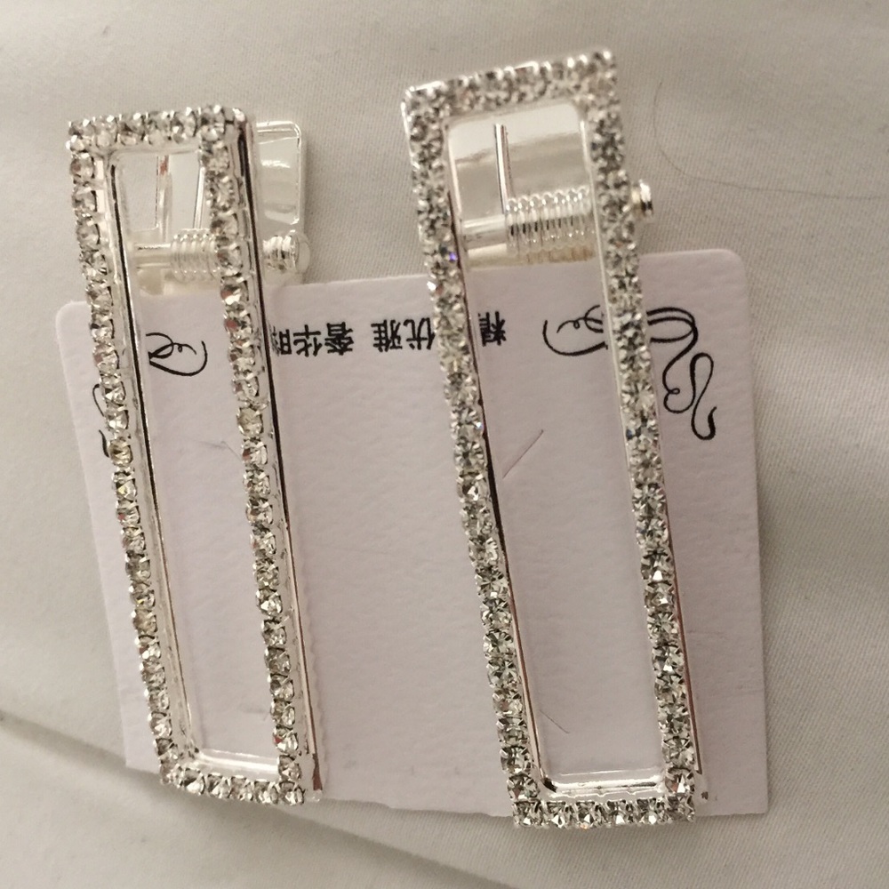 Beautiful hair clips. Crystals all around - Picture 1 of 1